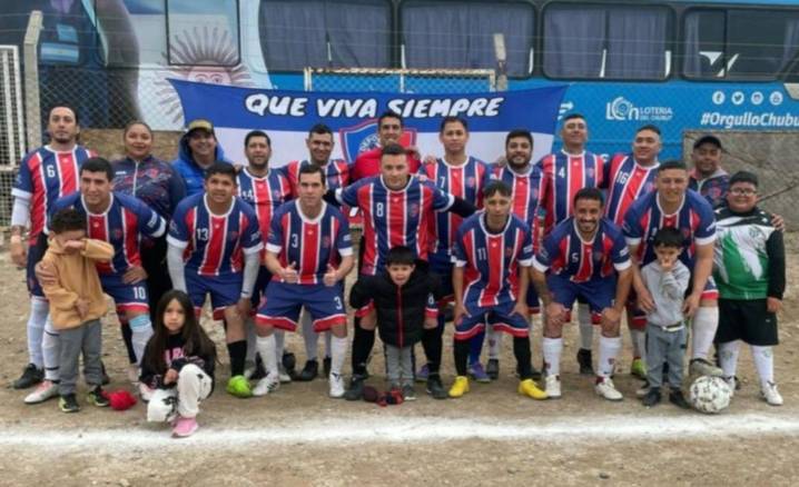 Academia 12 y Deportivo Unión son los que mandan
