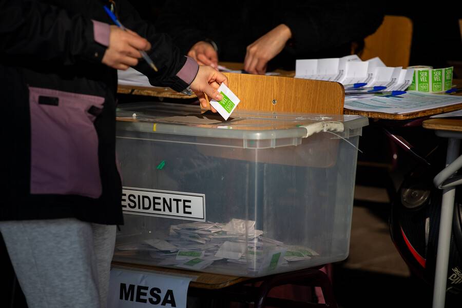 Cámara de Diputados votará este lunes proyectos de voto extranjero y multas por no sufragar