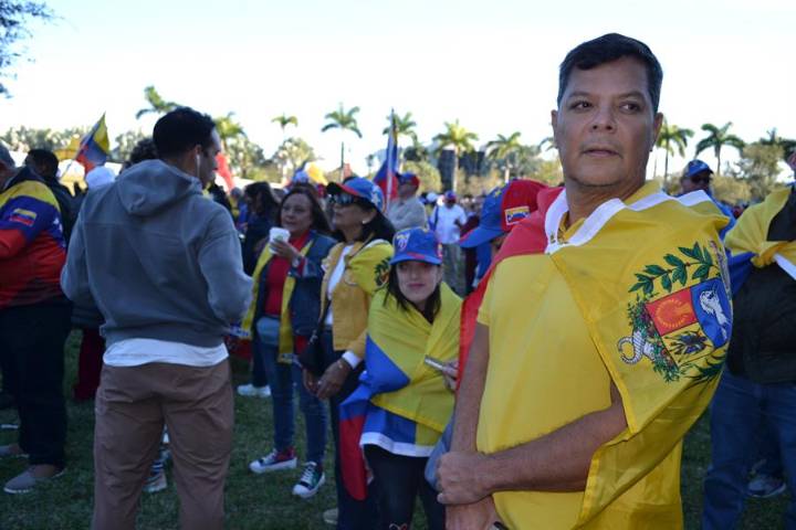 Juez bloquea la decisión de Trump de poner fin al TPS para venezolanos y haitianos