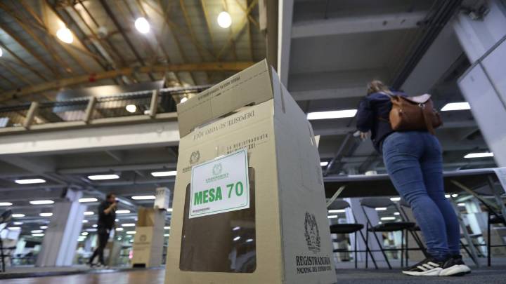 ¿Por qué los líderes de opinión consideran que un proceso electoral transparente es uno de los principales desafíos de Colombia en 2026?