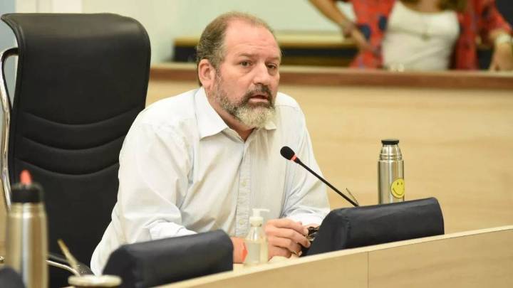 Polémica por un cartel político en el Sindicato de Municipales de Rosario