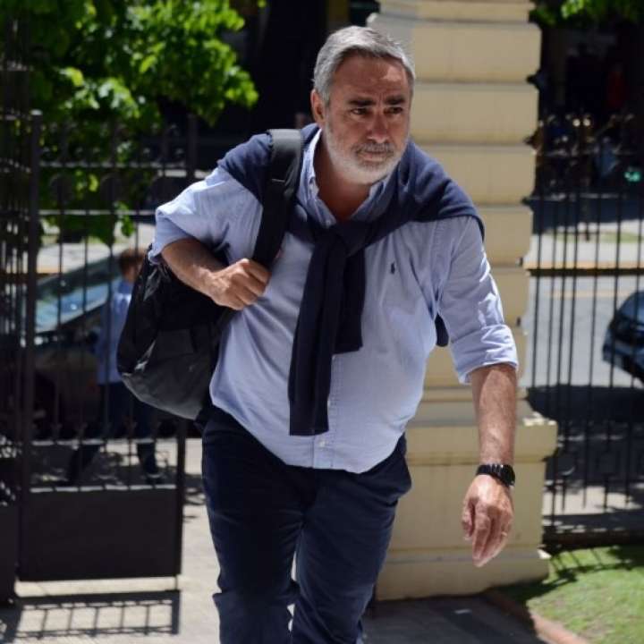 Crisis total en el radicalismo tras una elección en la que perdió 149 concejales y 12 legisladores