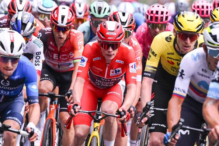 Jonas Vingegaard asesta un golpe en la primera semana de la Vuelta a España con victoria en Valdezcaray