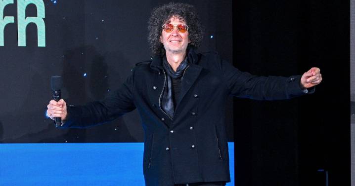 Howard Stern Gets Media to Fall for Cancellation Announcement Prank
