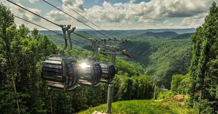 West Virginia Sen. Justice celebrates opening of new Pipestem tram