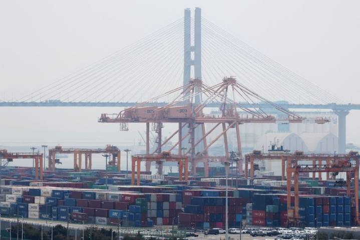South Korea exports expected to rise on chip boost, calendar effects: Reuters poll