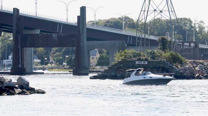 Sakonnet River Rail Bridge: Back on track?