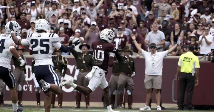 Marcel Reed's four touchdowns lead Texas A&M to 44