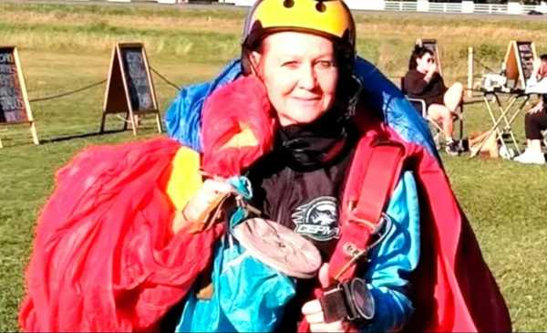 Murió tras tirarse desde una avioneta y que su paracaídas no abra
