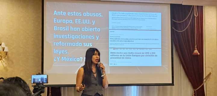 Alertan sobre vigilancia publicitaria en redes sociales y su impacto en consumidores vulnerables