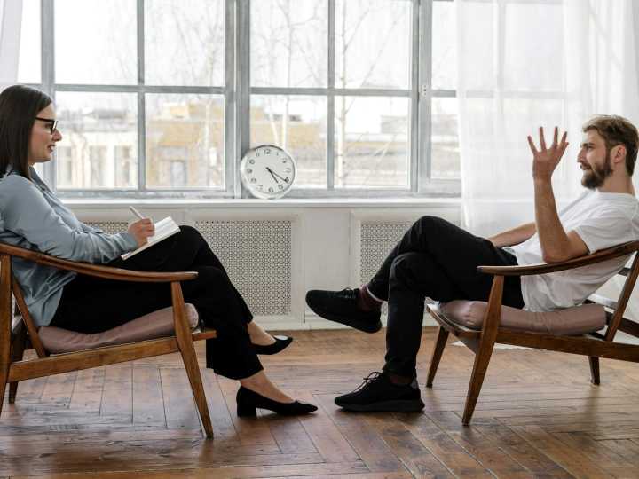 Derribando mitos: la sintonía emocional con tu psicólogo importa más que el modelo de terapia que use