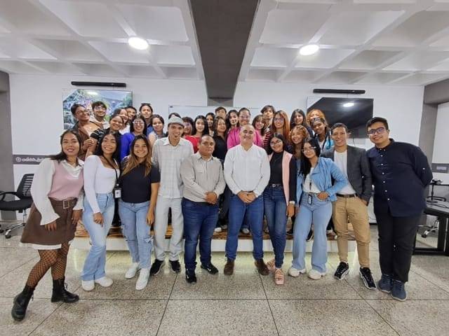 TENÍA QUE SER LA UNERG/ Estudiantes debaten sobre economía política