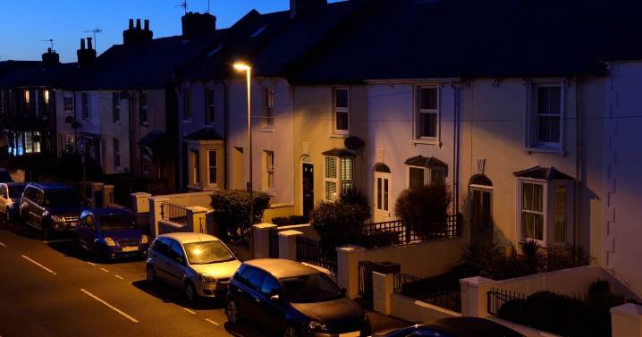 Exact date and time of autumn equinox and when the clocks go back