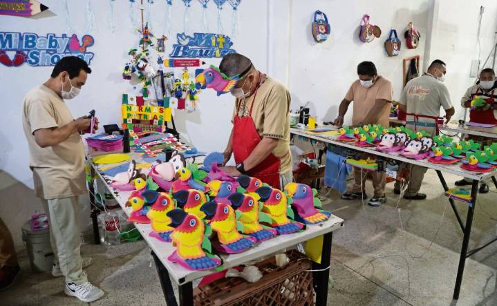 Internos buscan reinserción y ser útiles a través de talleres