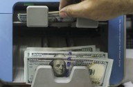 El dólar mayorista tocó hoy el techo de banda y el minorista cerró en $1.485