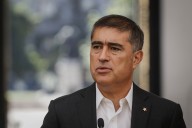 Desbordes reitera compromiso con Matthei y arremete contra el PC con controversial comparación: "Son tan peligrosos como los nazis"