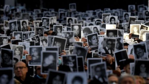 AMIA: Confirman juicio en ausencia a los acusados del atentado