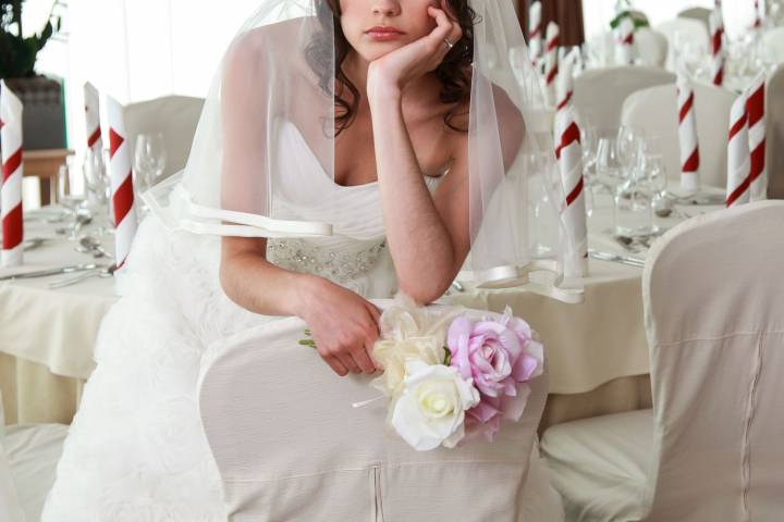 Bride 'Devastated' After Dad Left Her Wedding to Watch Football