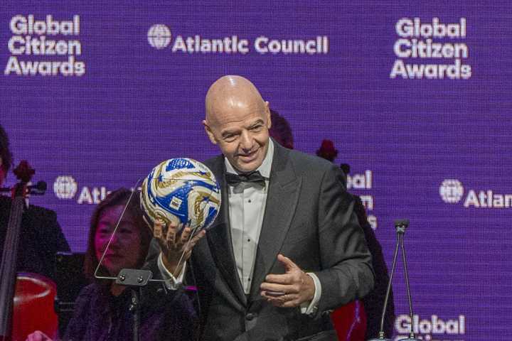 Gianni Infantino pide “paz” para guerras en Gaza y Ucrania al ser premiado en Nueva York