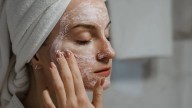 La guía definitiva de exfoliación para una piel suave y saludable