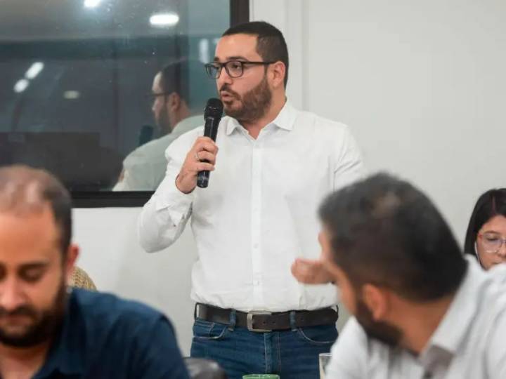 Reforma a la salud: yerno de senadora clave aterriza en el gobierno