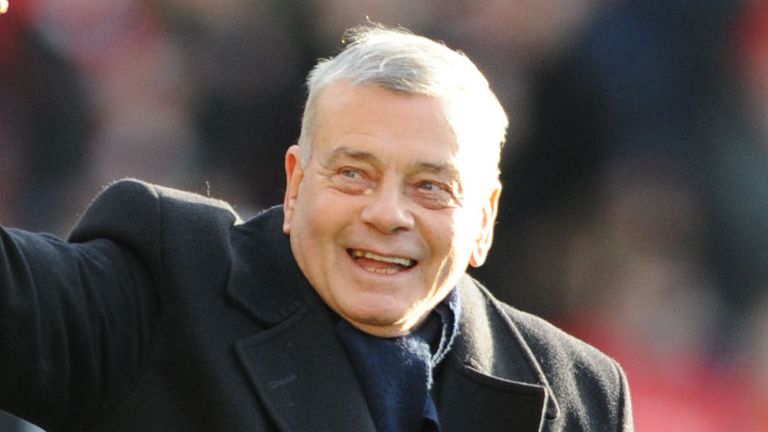 Legendary cricket umpire Dickie Bird dies