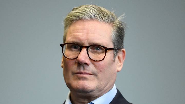 Terremoto en Downing Street: Starmer reordena su gabinete tras la salida de Rayer
