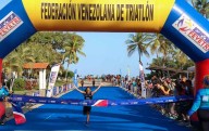 Rosa Martínez y Cristian Torrealba campeones absolutos en la Primera Válida Nacional de Triatlón Sprint