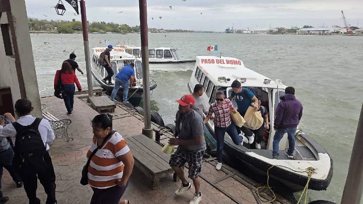 “Sus hijos viajarán seguros”: boteros del Paso del Humo listos para el regreso a clases