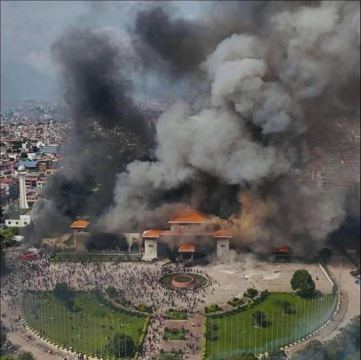 Nepal: Así fue como una protesta de la ‘Generación Z’ derrocó al Gobierno en 24 horas