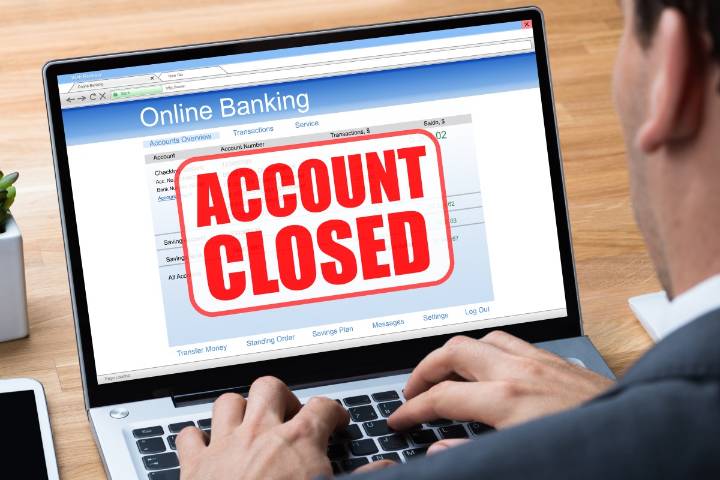 Qué hacer si tu banco cierra tu cuenta sin advertencia