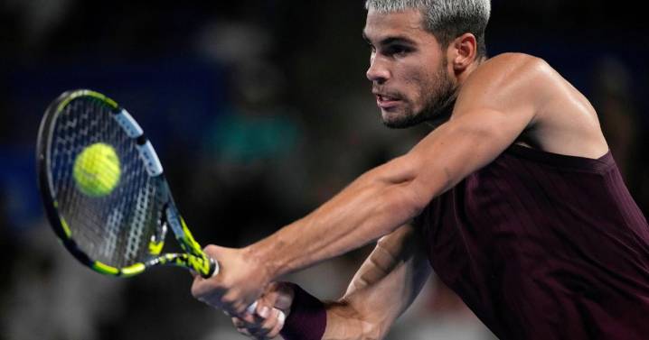Swiatek wins 400th career match at China Open. Alcaraz reaches Japan final