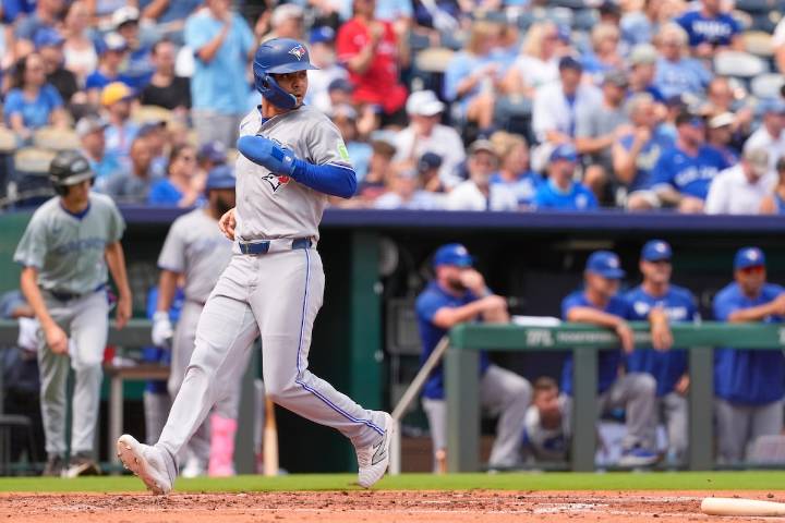 Toronto Blue Jays playoff-bound after 8-5 win over Kansas City Royals