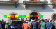 Bloquean alcaldía de Tamazunchale