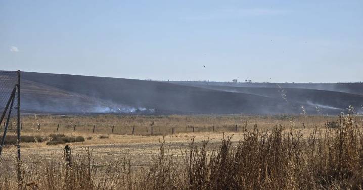 Hasta siete medios se desplazan a Topas por un incendio