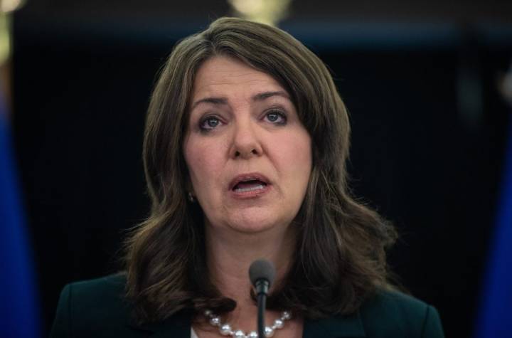 Danielle Smith begins southern leg of Alberta Next Panel in Medicine Hat