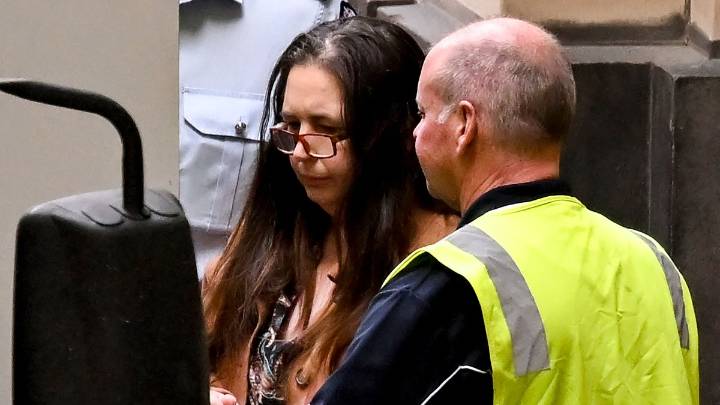 Condenan a cadena perpetua a la australiana que mató a sus familiares con hongos tóxicos