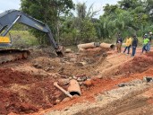 Continúa recuperación de alcantarillas en la troncal 12