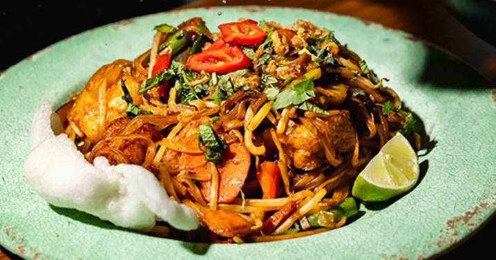 Students who hand over packet noodles can get free Pad Thai