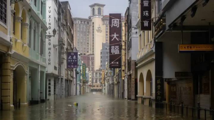 El supertifón Ragasa llega a China, dejó 14 fallecidos en Taiwán