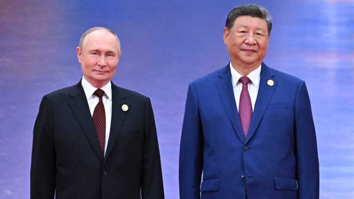 Xi Jinping y Vladimir Putin, hombro a hombro mientras China se presenta como un líder global alternativo