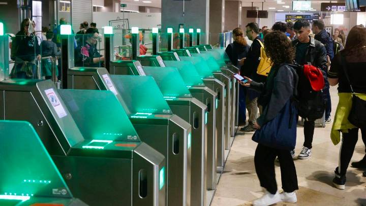 Valencia: Un aeropuerto saturado por los récords 13 años después de su última ampliación