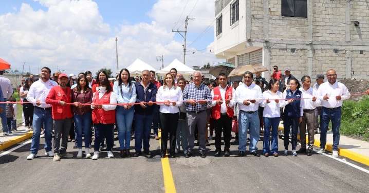 Gobierno de San Mateo Atenco entrega pavimentación en la Calle del Taller del barrio San Isidro
