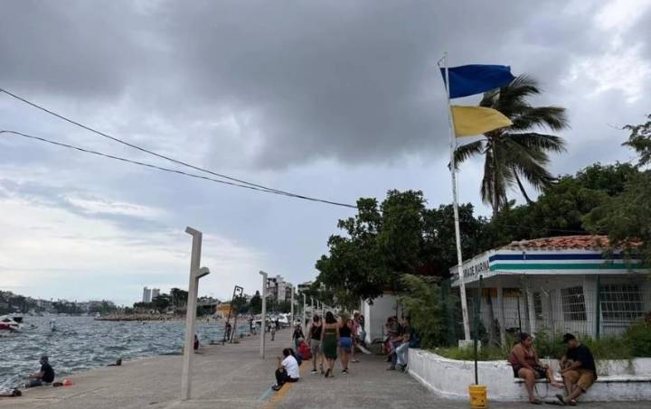 Cierran navegación en Acapulco por tormenta tropical ‘Narda’