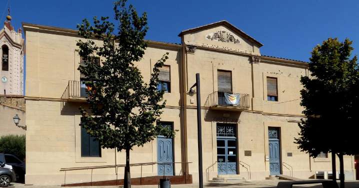 La justicia catalana obliga a un ayuntamiento de extrema izquierda a colgar la bandera de España