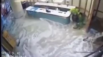 'Scary': Super Typhoon Ragasa goes wild, water storms Hong Kong's Fulerton Hotel; WATCH