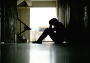 «Sobre las familias de los suicidas recae cierta vergüenza y un sentido de aislamiento»