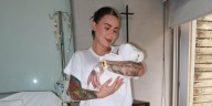 Cintia Cossio presenta el rostro de su hijo Lorenzo con un emotivo video en redes sociales: “Mamá de hombres”