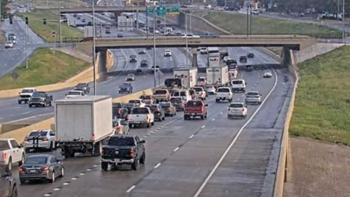 Lanes clear after stalled vehicle on I