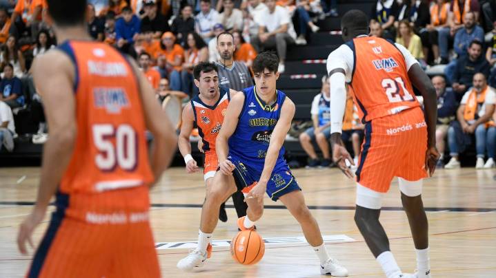 El Leyma Coruña sufre para ganar al COB en el último partido de pretemporada (72